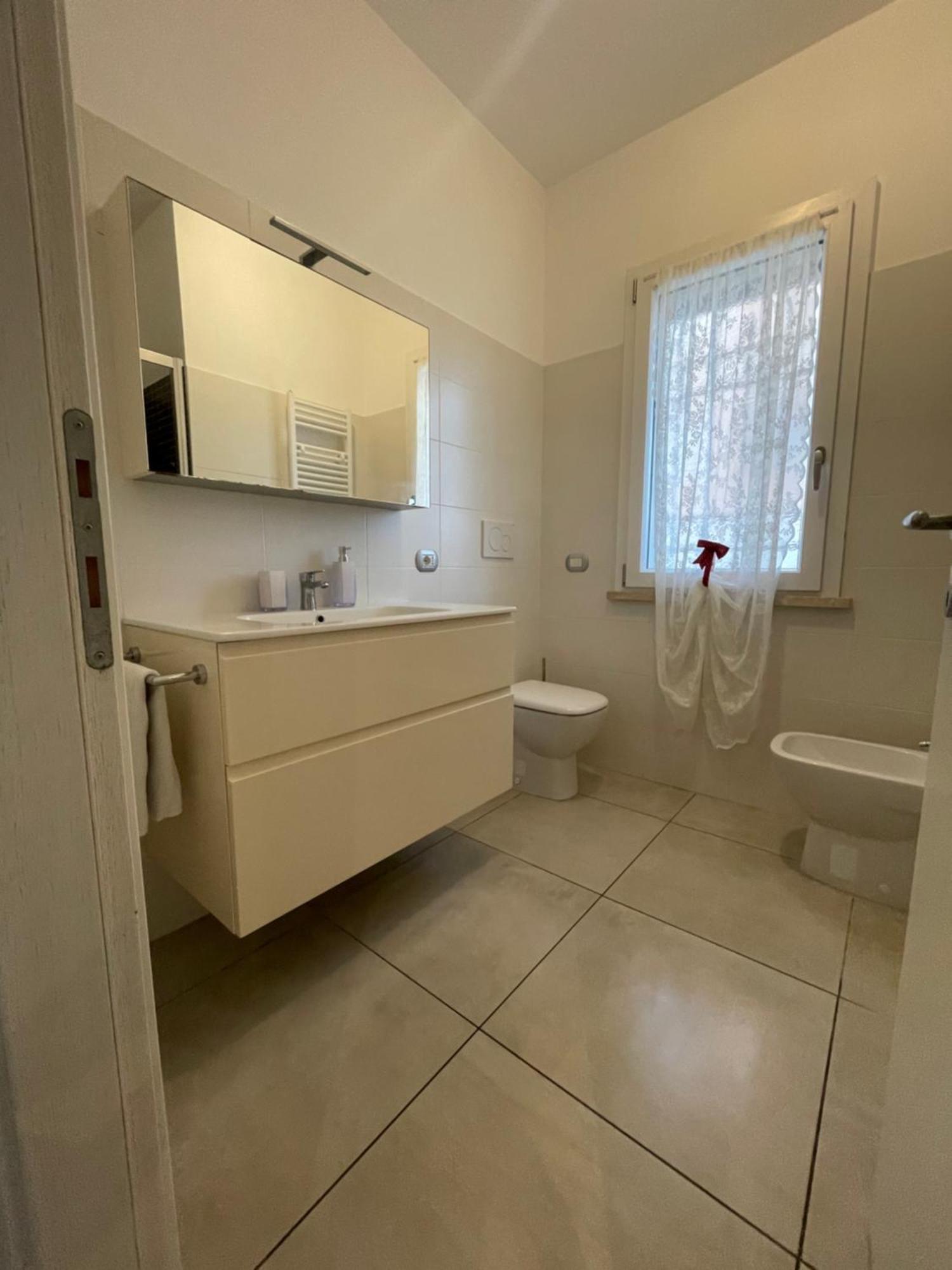Home With Parking Near The Airport And Beach Fiumicino Luaran gambar